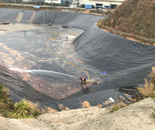 大竹废水池清理